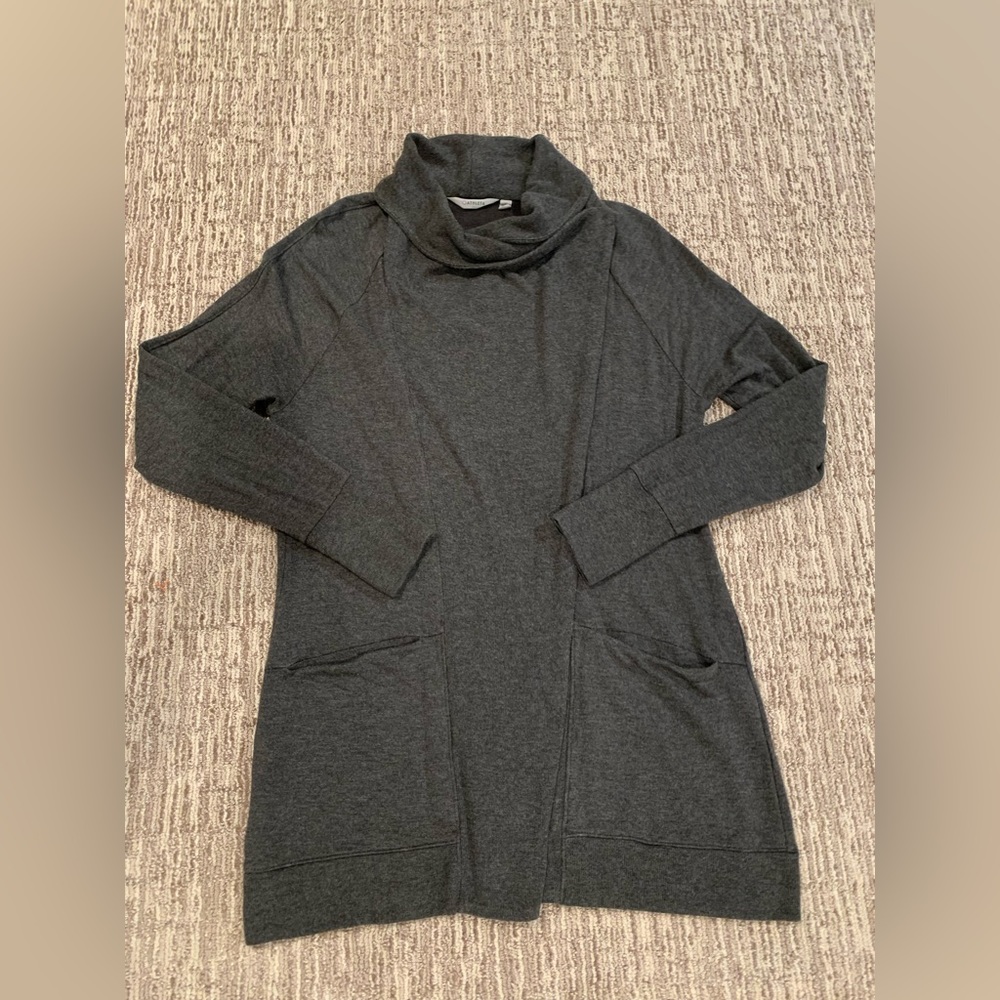 Athleta lightweight sweater size M